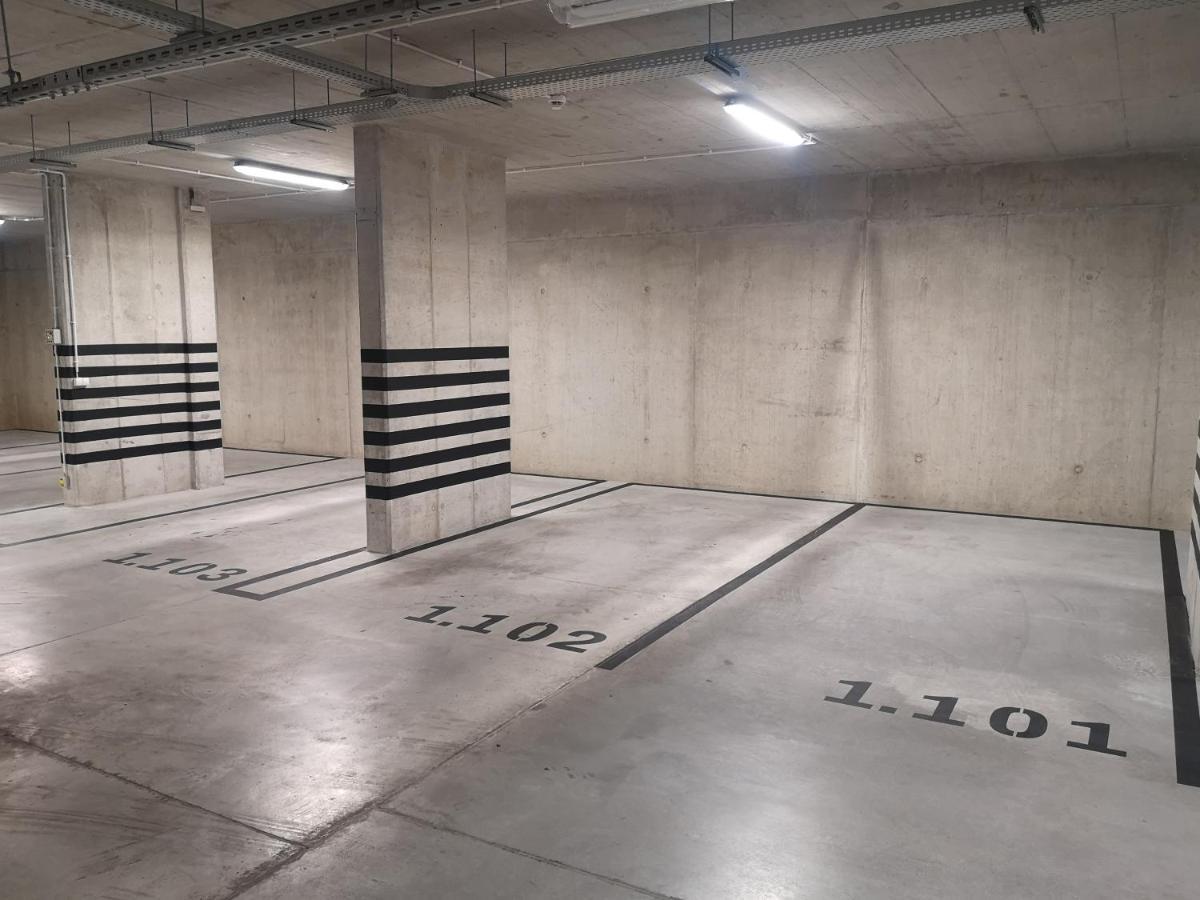 קרקוב Novum Apartment With Parking מראה חיצוני תמונה